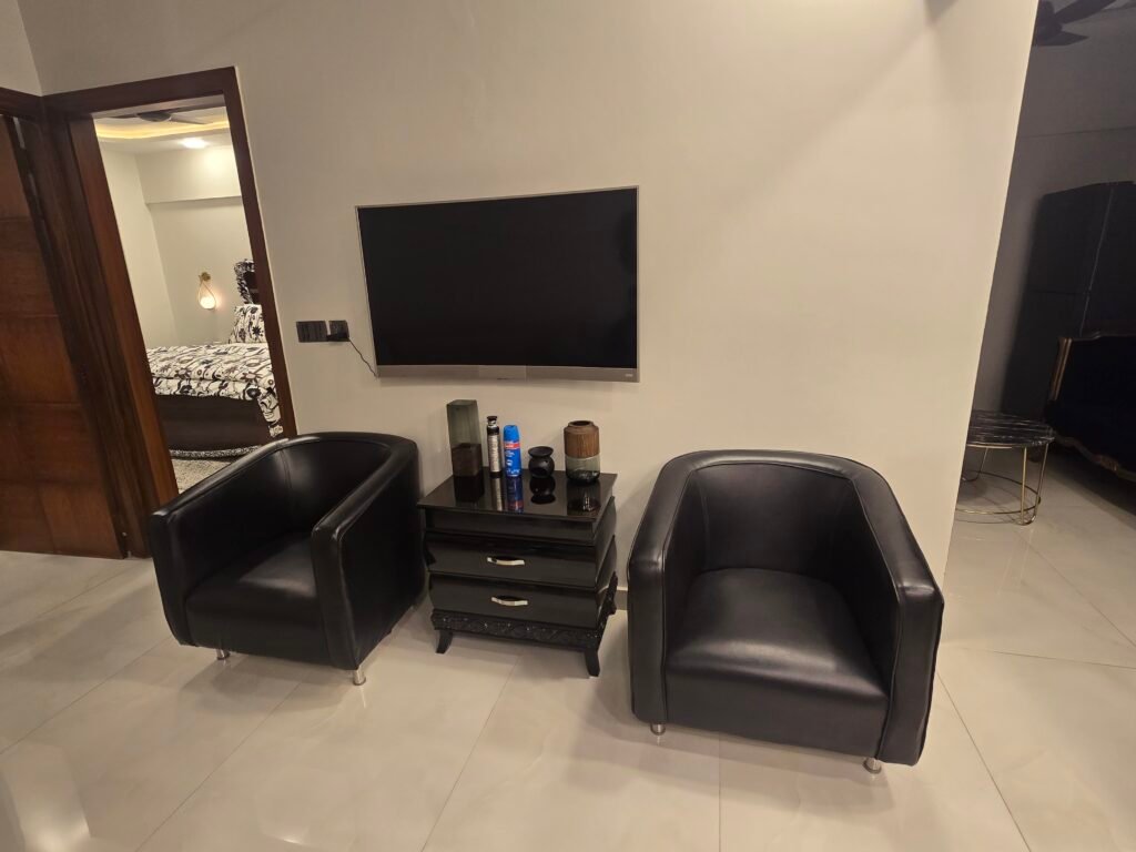 TV Lounge photo 2